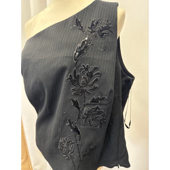 Plus size formal top,one sleeve w/ beaded detailing 
Pit to pit 24 
Length 25 - Picture 2 of 4